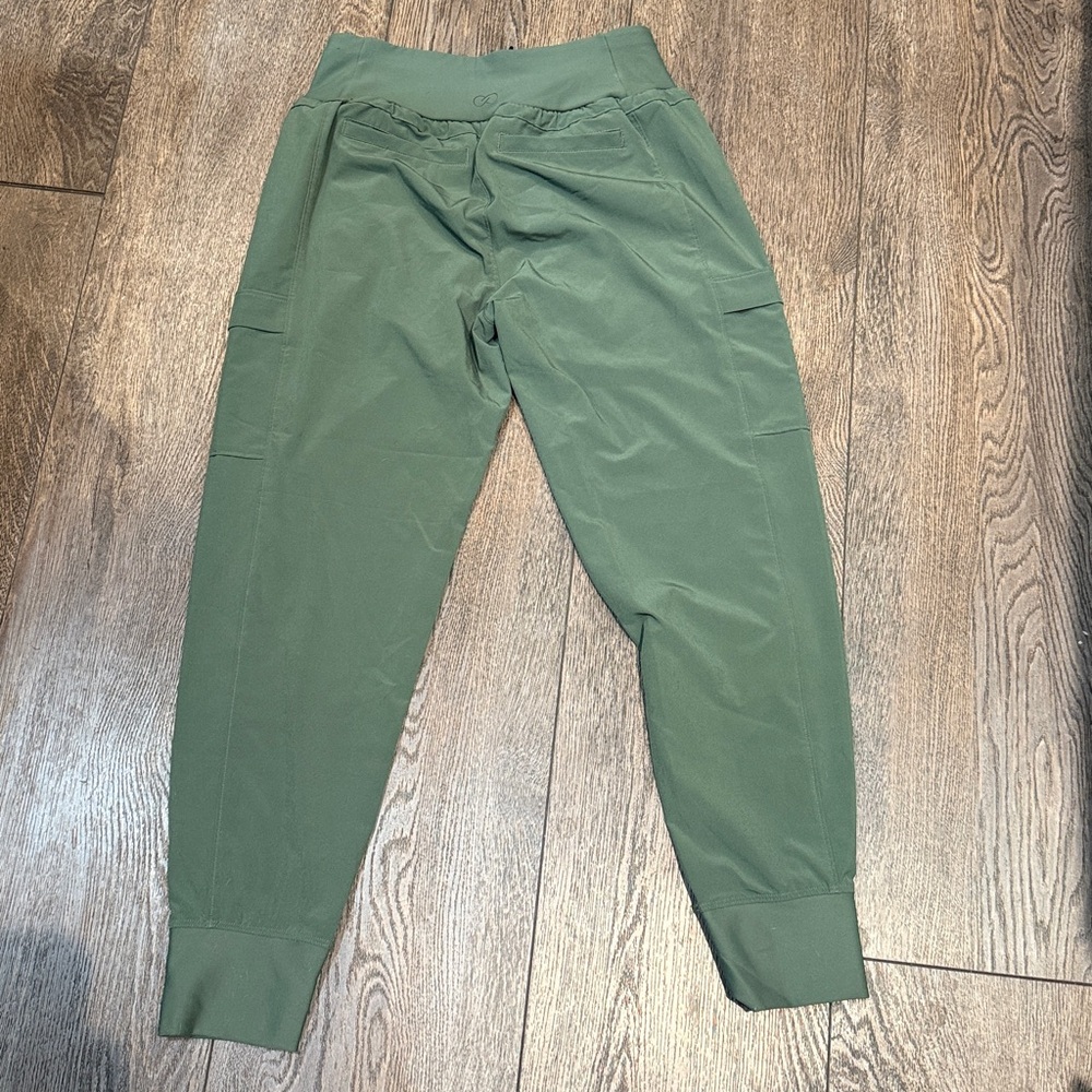 Calla Green Joggers - Picture 4 of 5